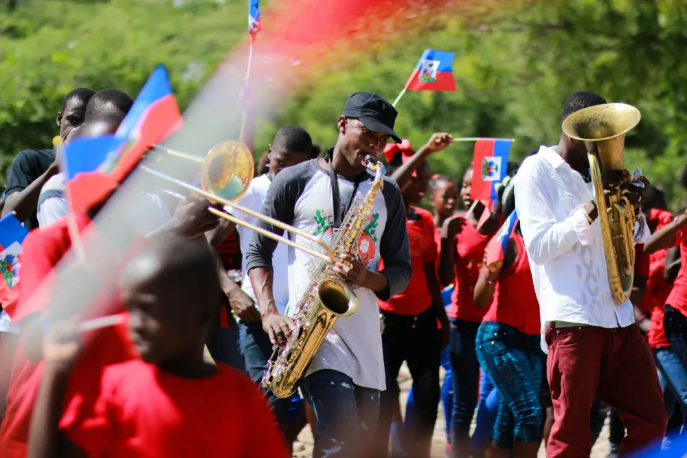 Traveler using eSIM in Haiti