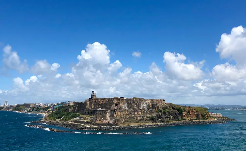 Traveler using eSIM in Puerto Rico