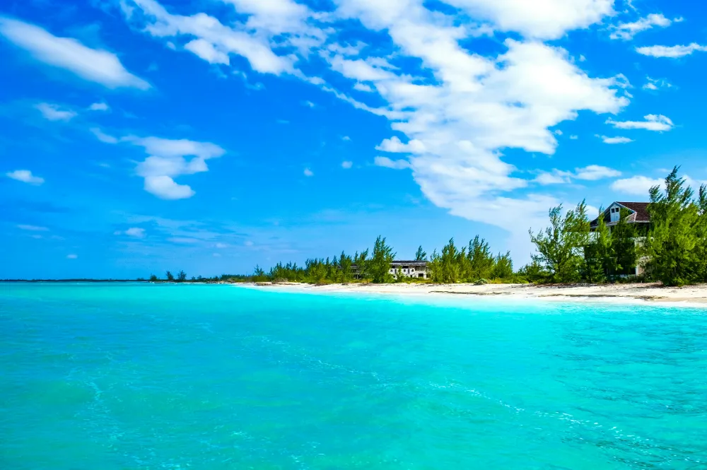 Traveler using eSIM in Turks and Caicos Islands